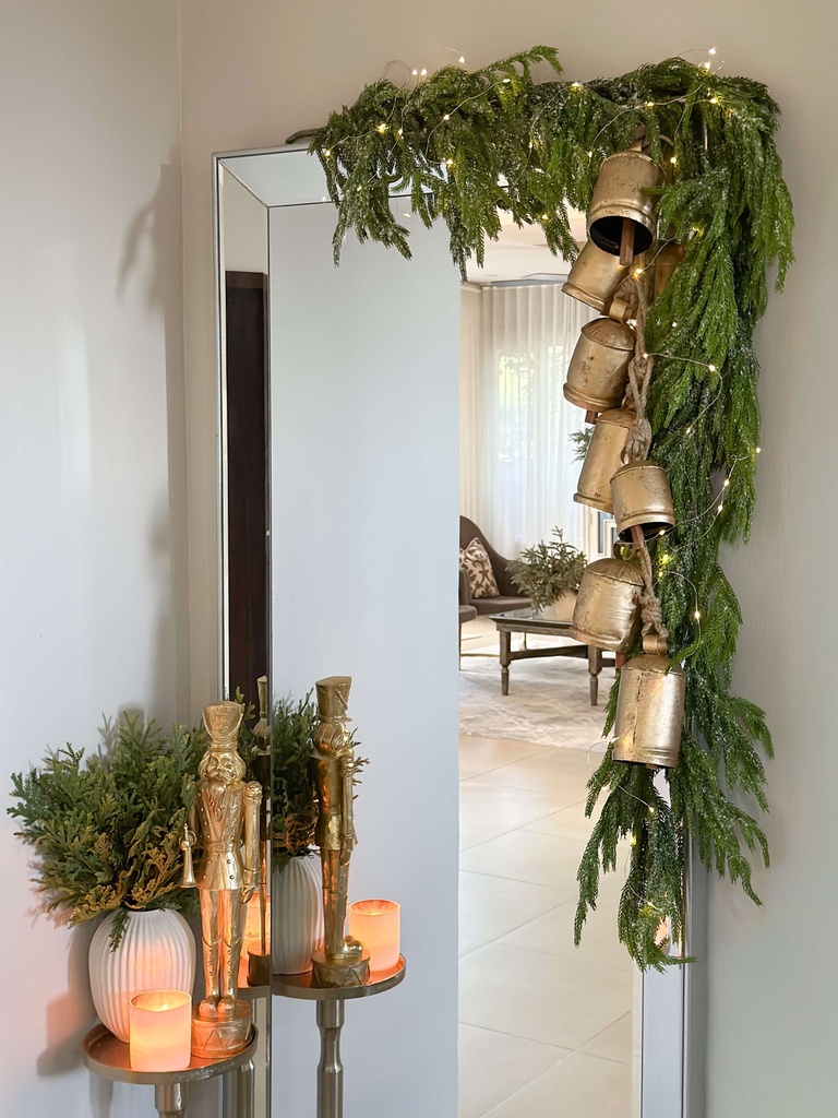 Nutcrackers dorados altos (2 estilos)