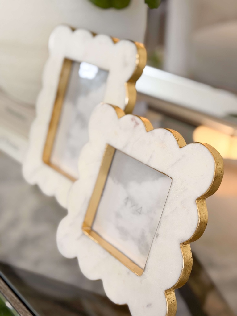 Retratera scalloped marmol orilla dorada