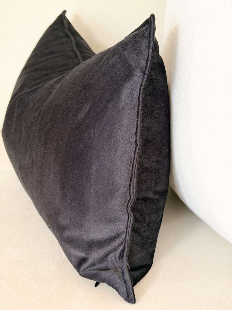 Cojin velvet negro
