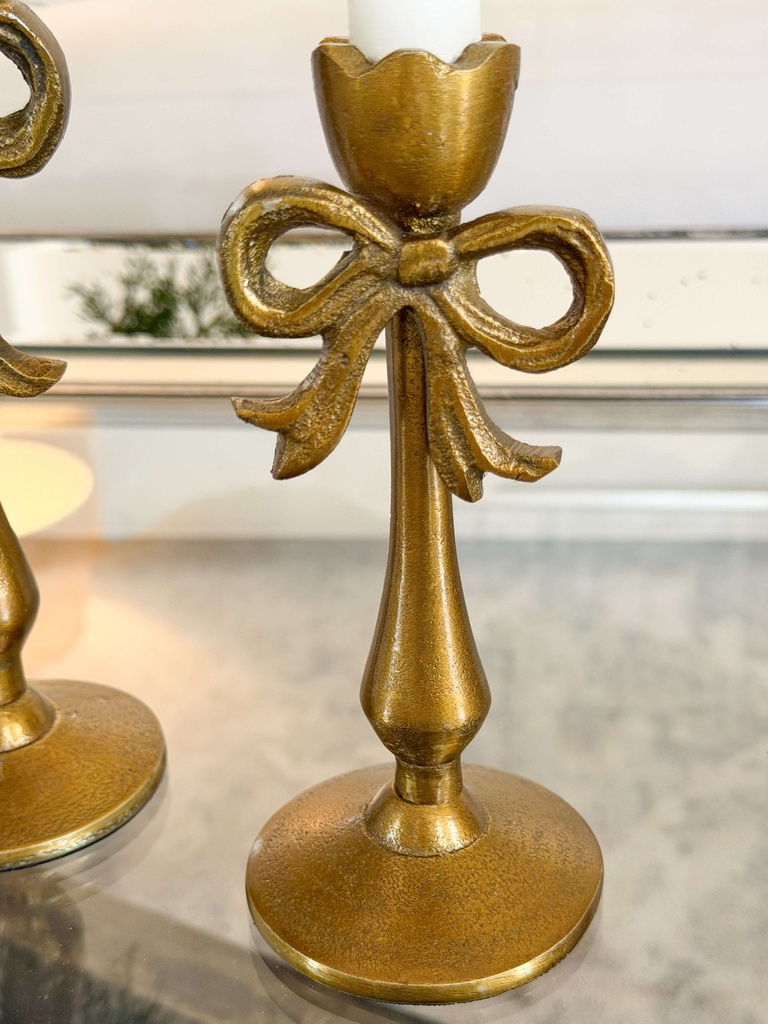 Set de 2 candelabros dorados pequeños con chongo