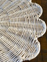 Individual de rattan scalloped white wash