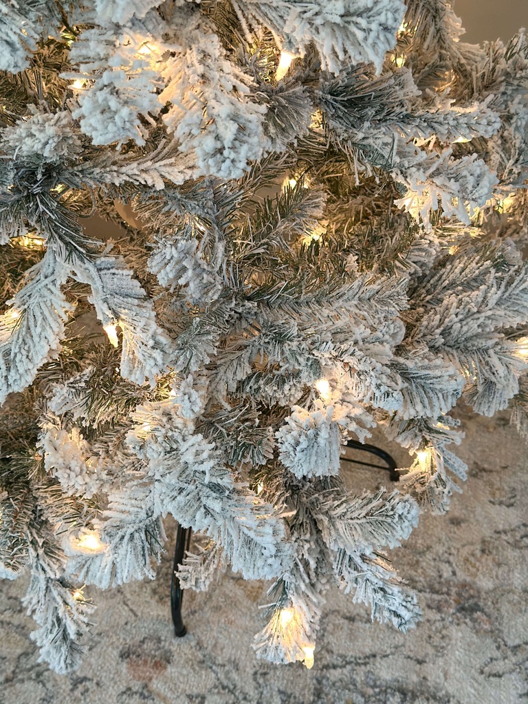 Árbol nevado pre-iluminado de 7 pies