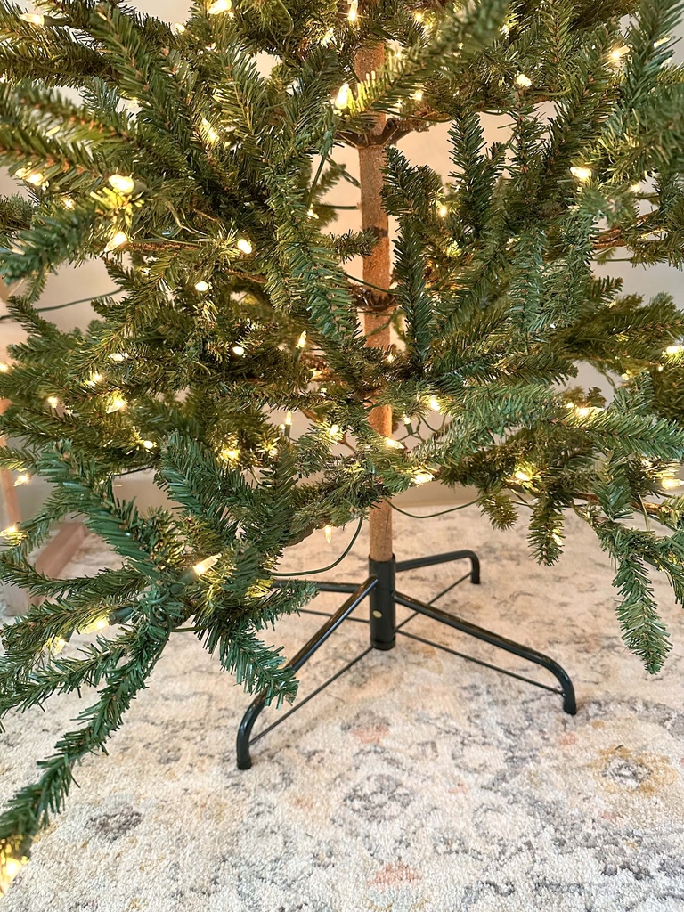 Arbol pre-iluminado Mountain Pine de 7 pies