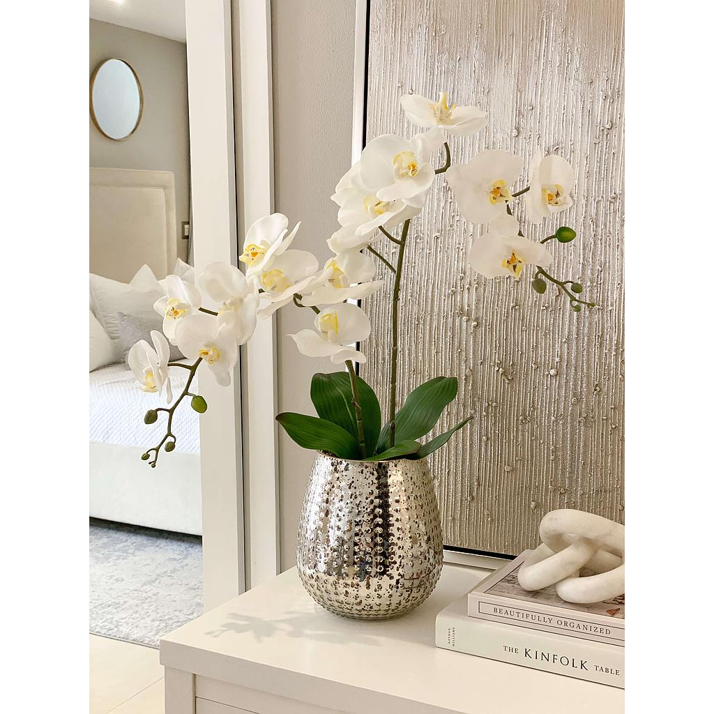 Arreglo de orquideas en base de mercury glass