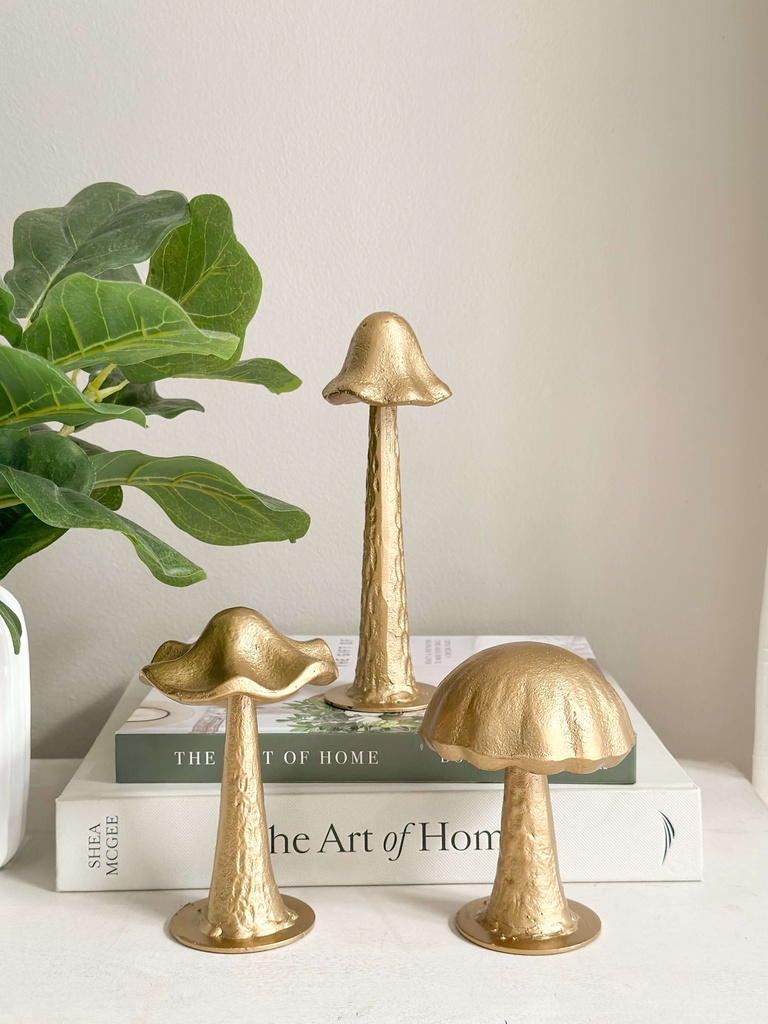 Hongos dorados de metal