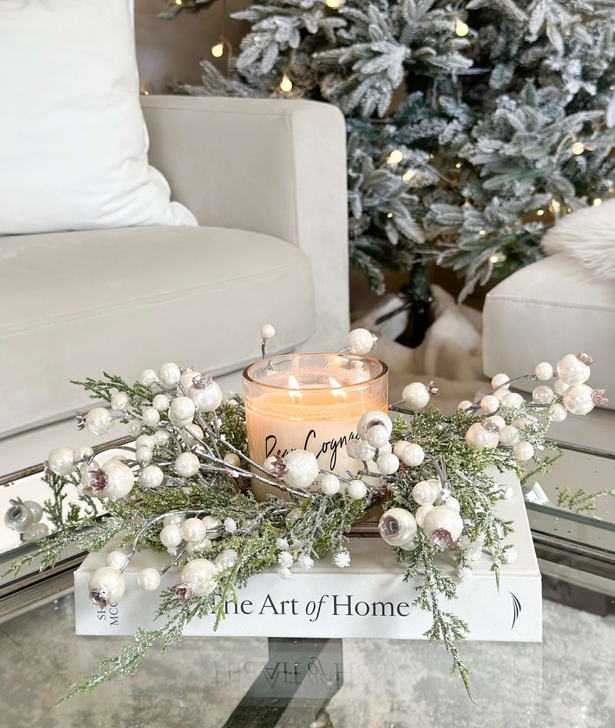 Corona de pino y perlas