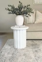 Mesa Auxiliar scalloped blanca