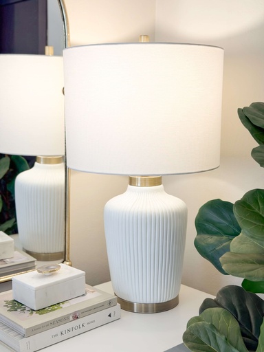 [L334616] Lampara blanca con dorada Hali
