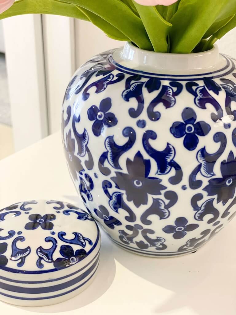 Lidded Jar Aline