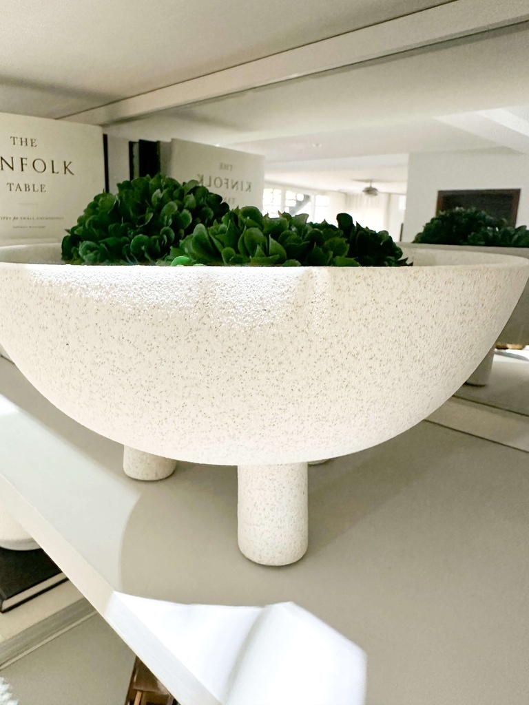 Footed bowl